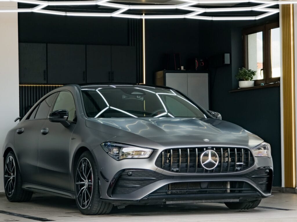 Butikowe studio auto detailingu w Gdańsku (Kokoszki, ul. Montażystów 26). Specjalizacja: profesjonalne oklejanie bezbarwną folią PPF